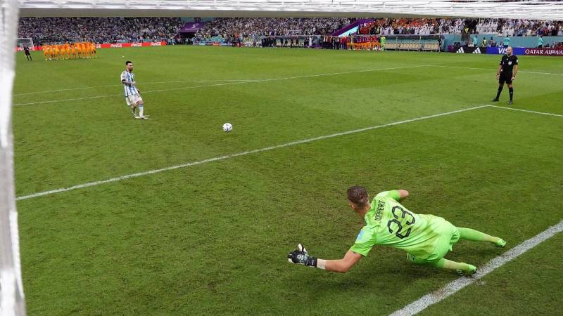 SHO Trong Bóng Đá Là Gì? Quy Trình Thực Hiện Và Ý Nghĩa 4 SHO Khác Gì So Với Penalty?